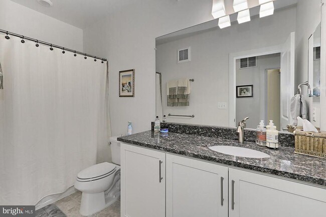 Building Photo - 1915 Main Line Blvd