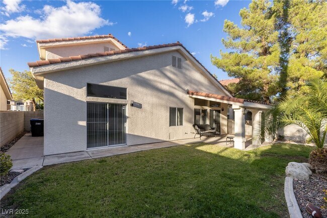Building Photo - 52 Durango Station Dr