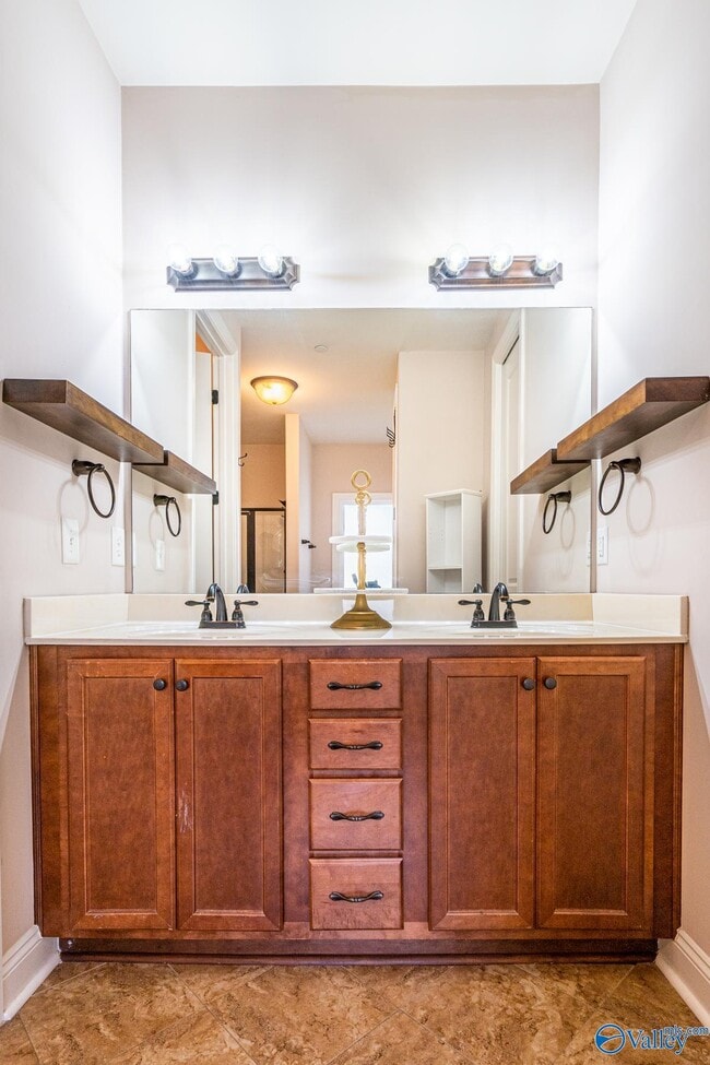 Building Photo - 111 Golden Rod Ln