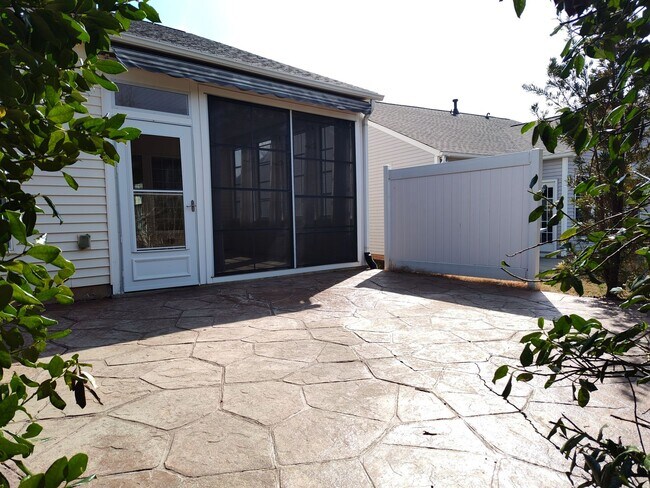 Building Photo - 55 + Senior Community Ranch Style Home  Located in the Exclusive Resort-Style Community of Sun Ci...