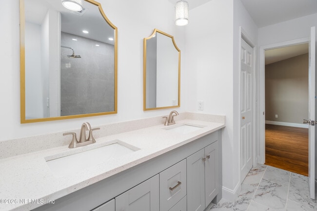 Building Photo - 2450 Fallen Tree Dr W