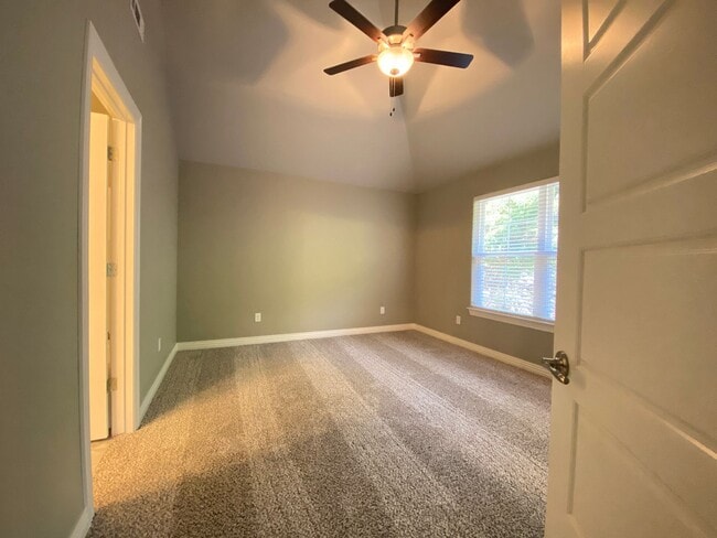 Building Photo - 2021 N Penelope Ln