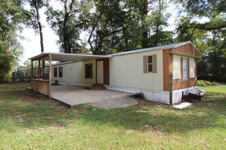 Building Photo - Newly Renovated 3-Bedroom Mobile Home in T...