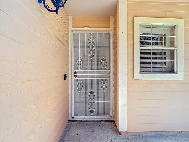 Building Photo - 3611 Pine Knot Dr