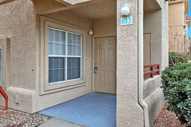 Building Photo - Spacious 1st floor condo in Henderson