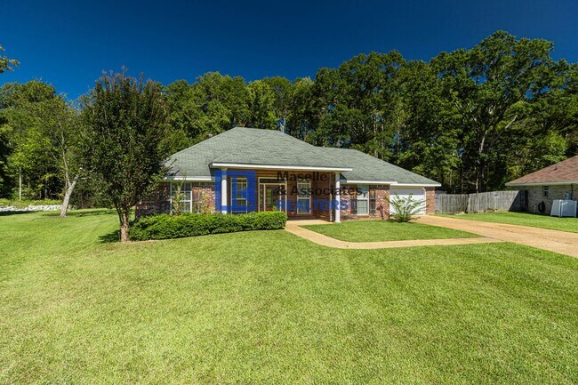 Building Photo - 3 Bed/2 Bath Home in Pearl