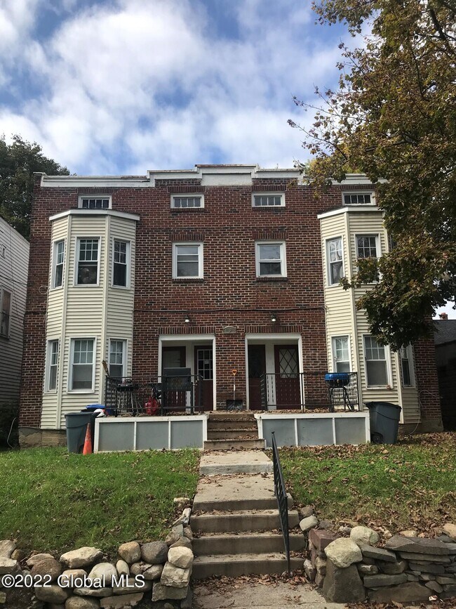 Building Photo - 3 Bogart Terrace