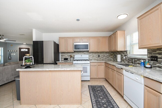 Building Photo - 20506 Lantern Springs Ln