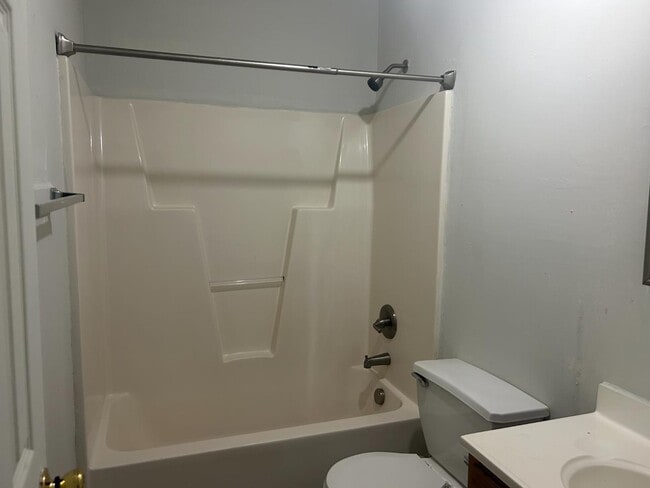 Building Photo - 208 Dent Ln