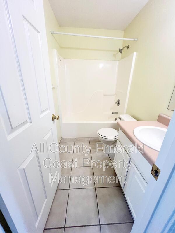 Building Photo - 34 Harbeson Ave NE