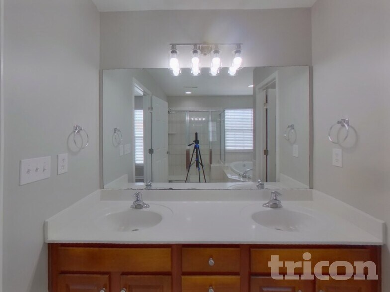 Building Photo - 20539 Harbor View Dr