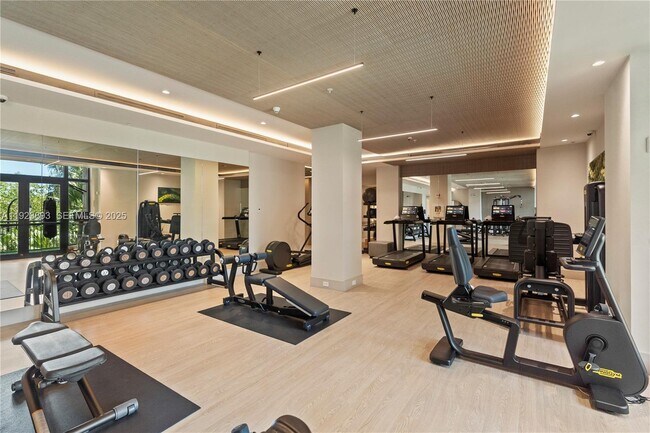 Building Photo - 3400 SW 27th Ave