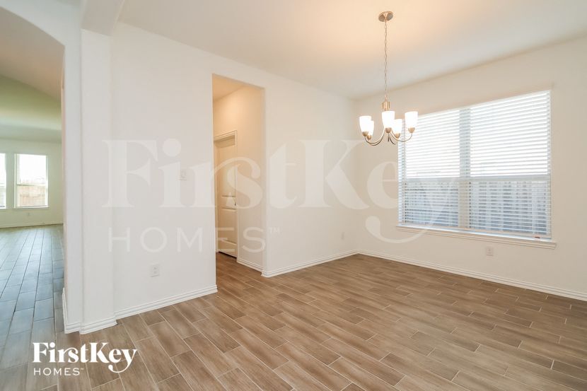 Building Photo - 15122 Arlington Park Ave