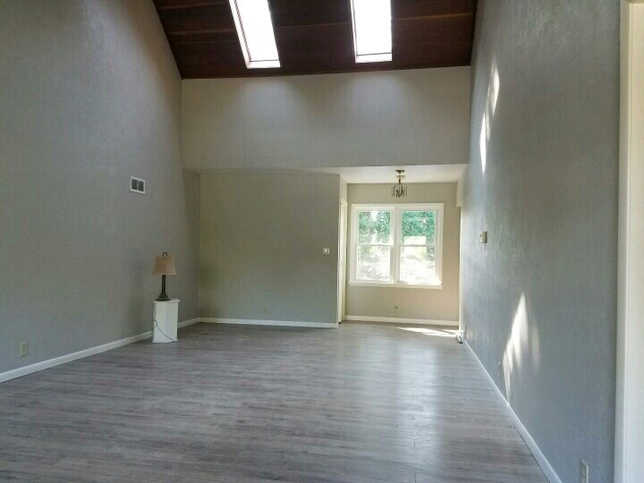 Living Room view from front door - 2539 Vernon Ct SE
