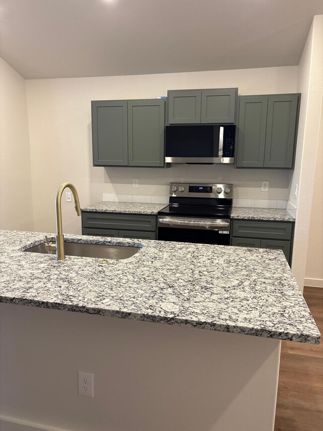 Building Photo - 2132 Langford Ave