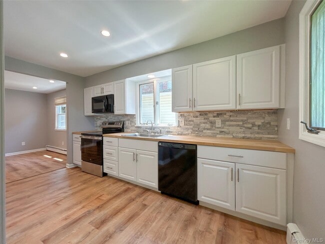 Building Photo - 306 3rd Rd
