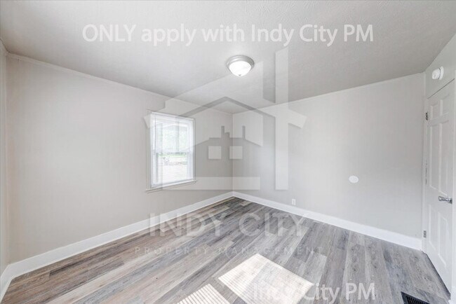 Building Photo - 3220 E 34th St