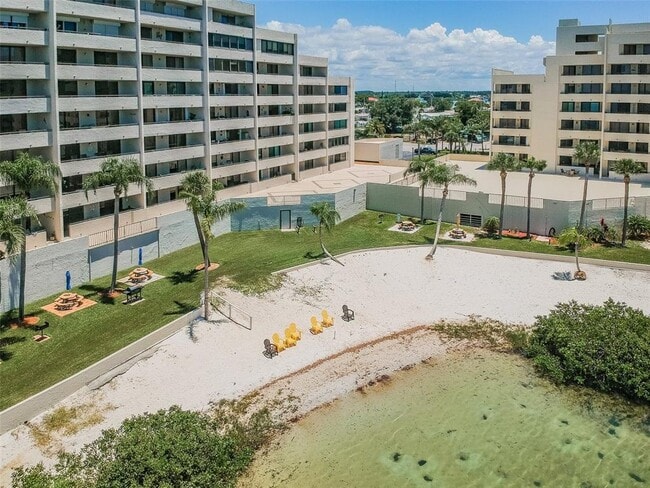 Building Photo - 6009 Sea Ranch Dr