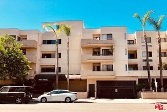 Building Photo - 435 S Virgil Ave
