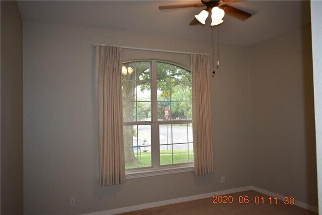 Building Photo - 10016 Liriope Cove