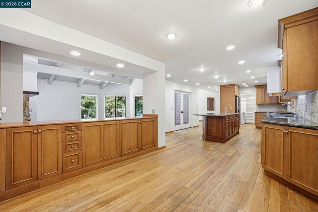 Building Photo - 2561 Rolling Hills Ct