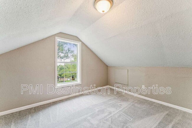 Building Photo - 4041 Ruby Ave