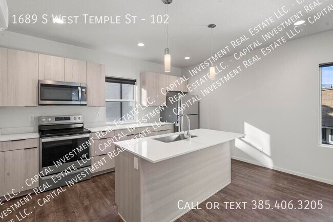 Building Photo - 1689 S W Temple St