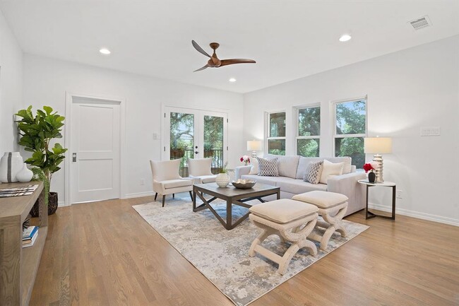 Building Photo - 2110 Travis Heights Blvd