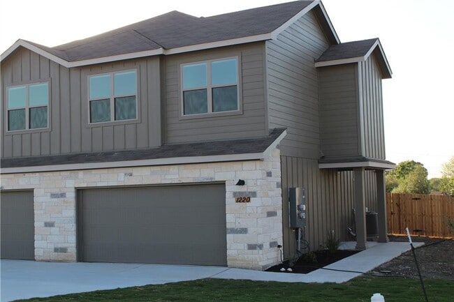 Building Photo - 1220 Garland Rd