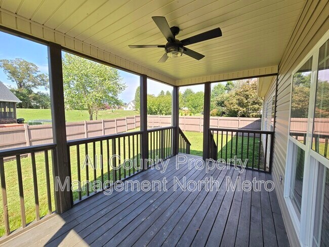 Building Photo - 284 Quartz Dr