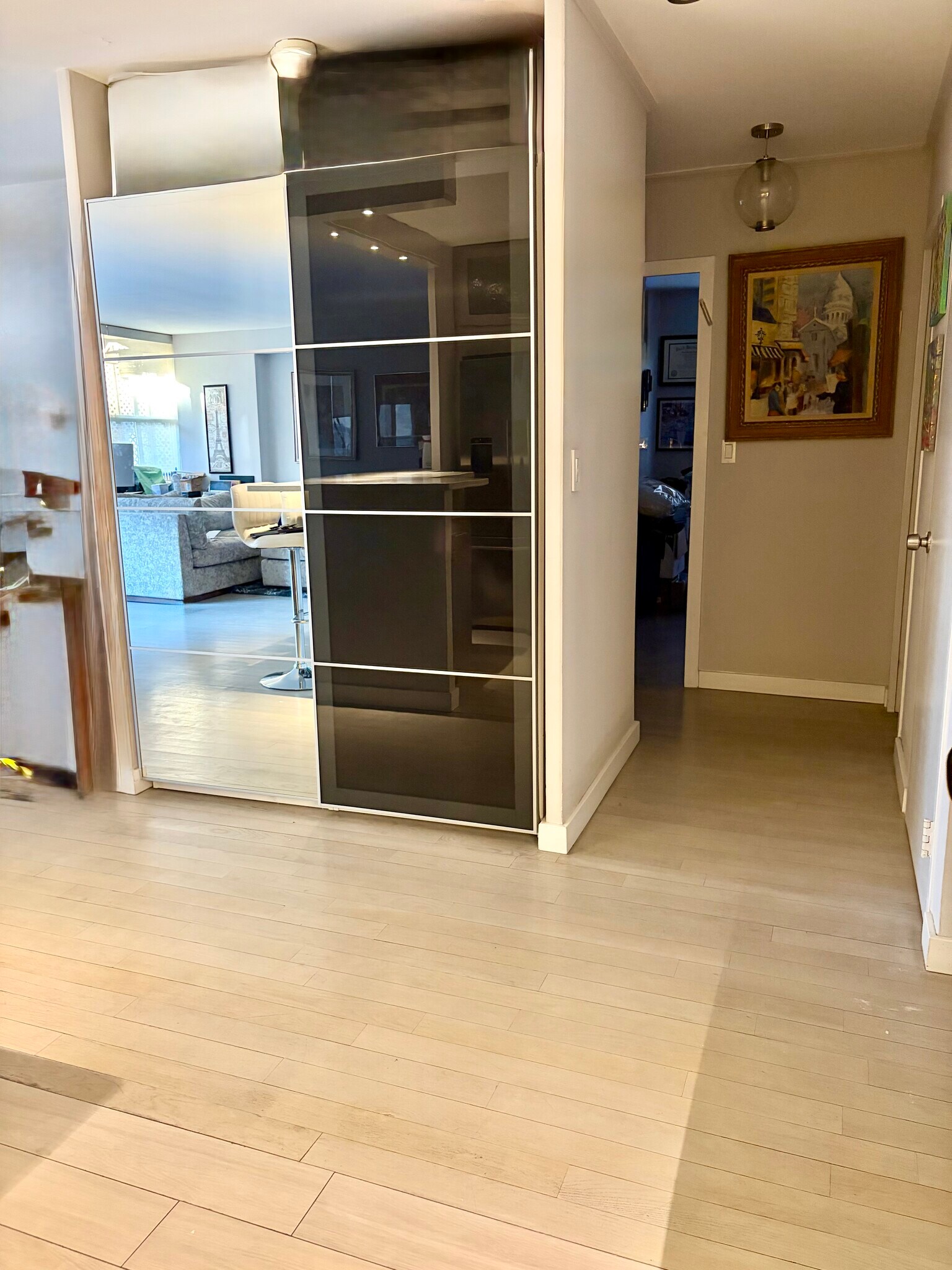 Building Photo - 129 E Bellevue Pl