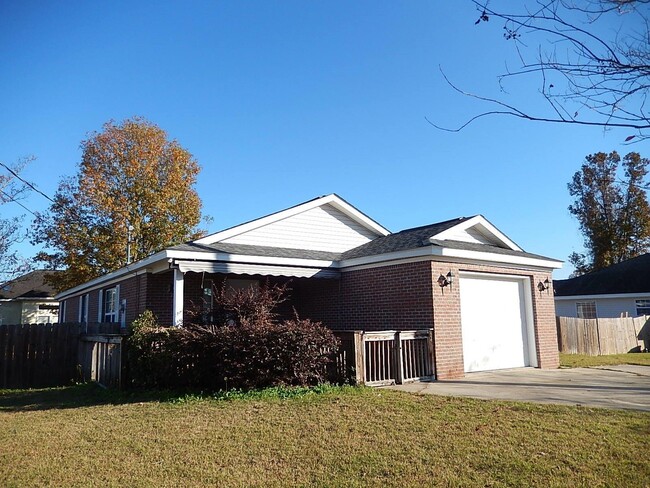 Primary Photo - 600 Ponderosa Cir