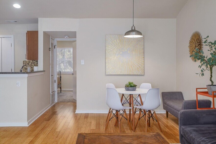 Building Photo - 1601A Southgate Cir