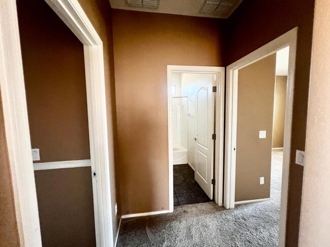Building Photo - 879 E Stottler Dr