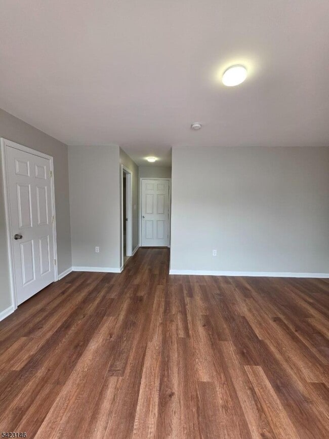 Building Photo - 290 Sussex Ave