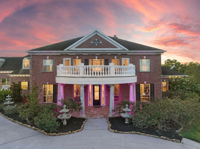 Building Photo - 7413 Hughes Rd