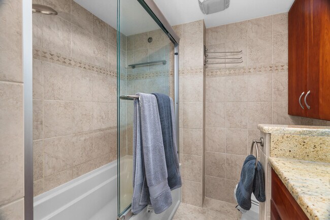 Building Photo - 950 Ponce De Leon Rd