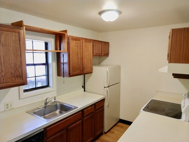 Building Photo - Updated 3 Bedroom Condo in the Wimbledon NOW AVAILABLE