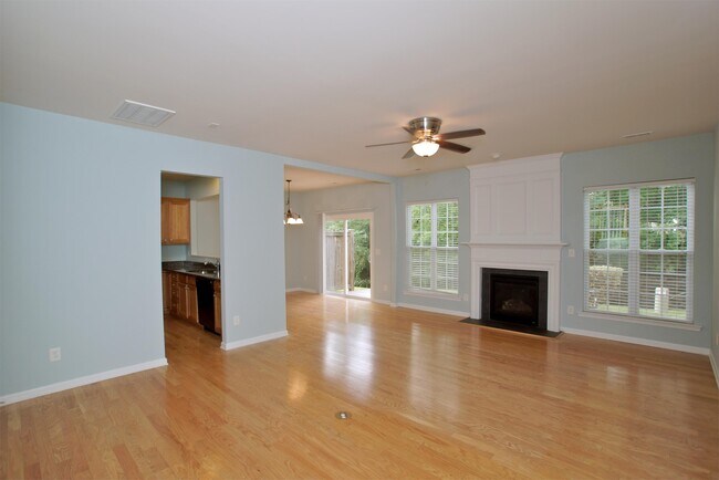 Building Photo - 2105 Corwith Dr