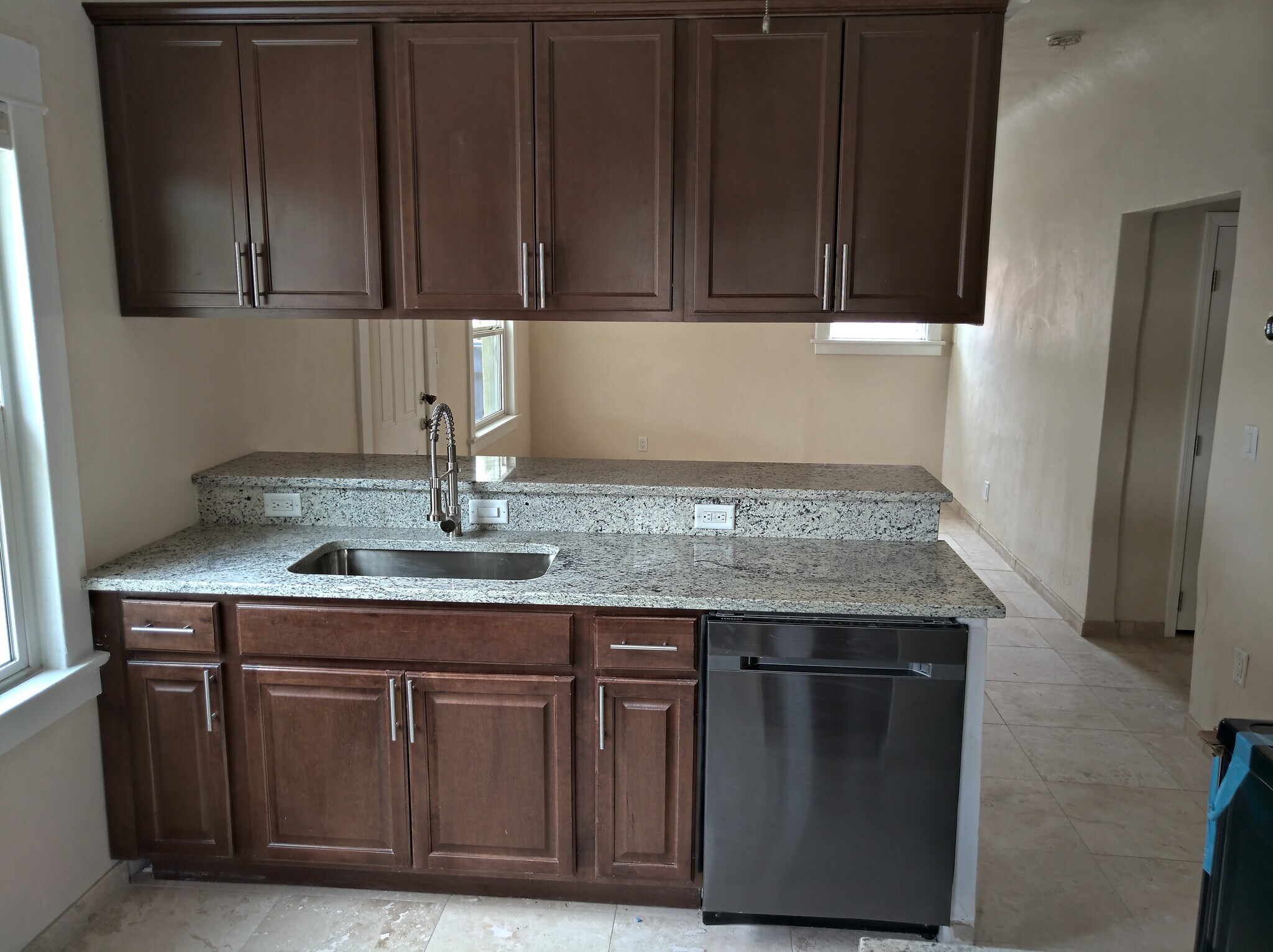 Kitchen - 1536 E 8th St