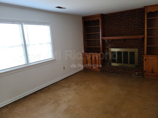 Building Photo - 8010 Sycamore Ln