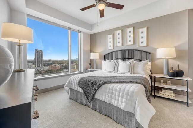 Building Photo - Elevated Galleria Living | 4 Weeks Free + $500 Off!