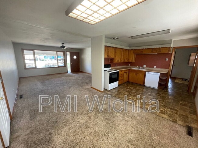 Building Photo - 957 N Redbarn Ln