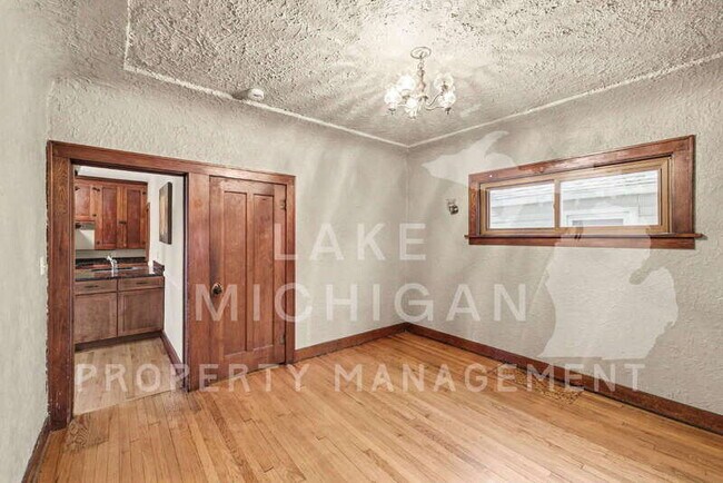 Building Photo - 212 N 3rd St