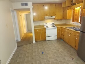 Building Photo - 804 N Washington St