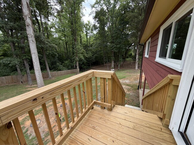 Building Photo - 147 Crooked Ln