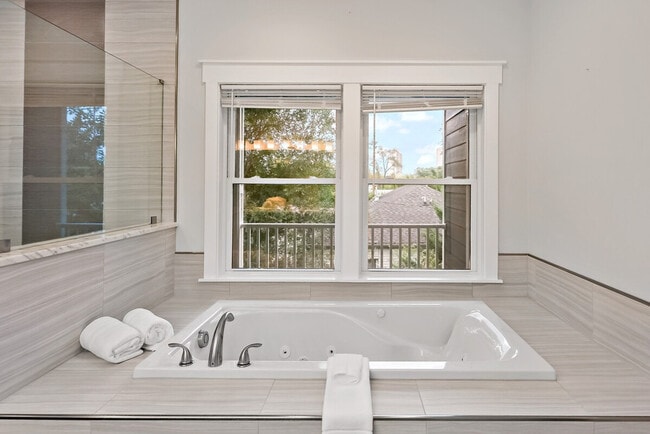 Building Photo - 2901 Random Rd