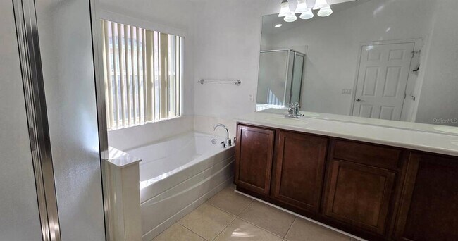 Building Photo - 4170 SW 47th Ct