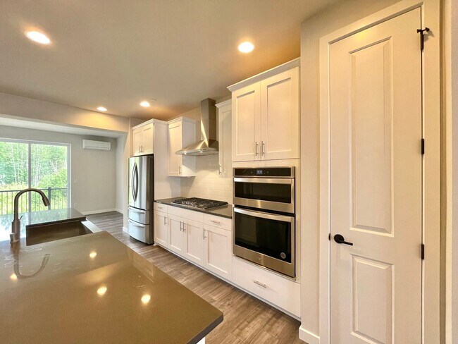 Building Photo - Great Townhome for rent