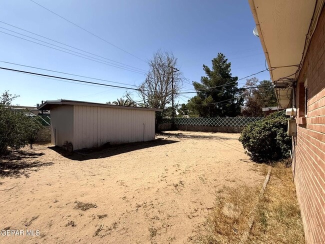 Building Photo - 2801 Hawick Rd